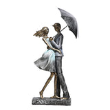 Abstract Metal Umbrella Couple Statue Resin Hug Lovers Sculpture Decor Love Novelty Valentine's Day Handcraft Ornament Present