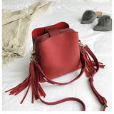 Brand 2018 Fashion Scrub Women Bucke Bag Vintage Tassel Messenger Bag High Quality Retro Shoulder Bag Crossbody bag
