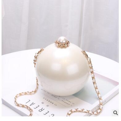 Ladies crossbody Bag Messenger Pearl Chain Bag Metallic Material Hard Evening Bags For Party Dating Lively Scene Very beautiful