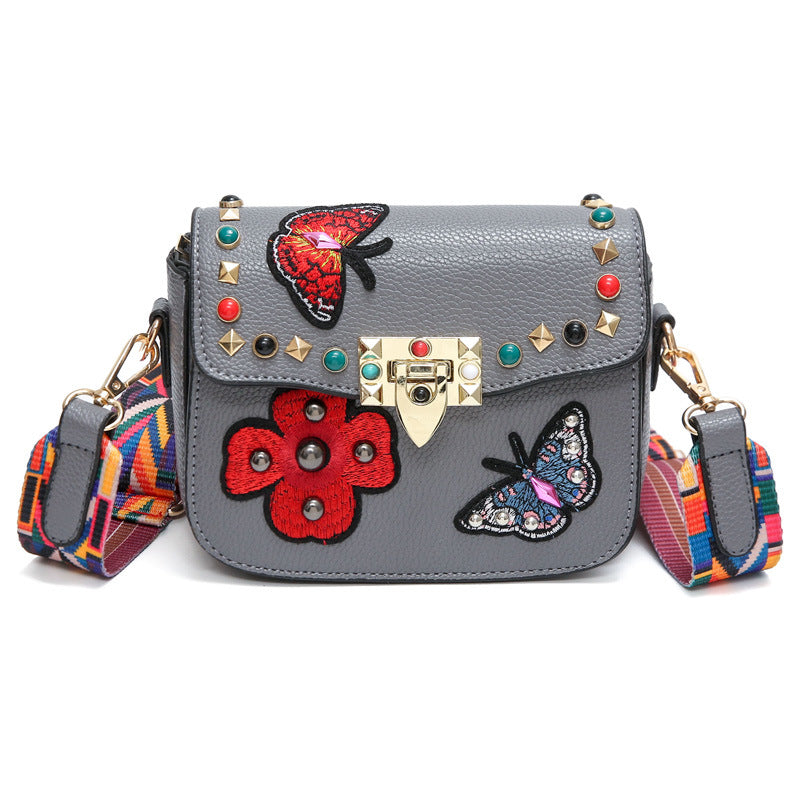 2018 Women Messenger Bags Rive Butterfly Flower Embroidery Crossbody Bag Famous Woman Leather Handbags Purses