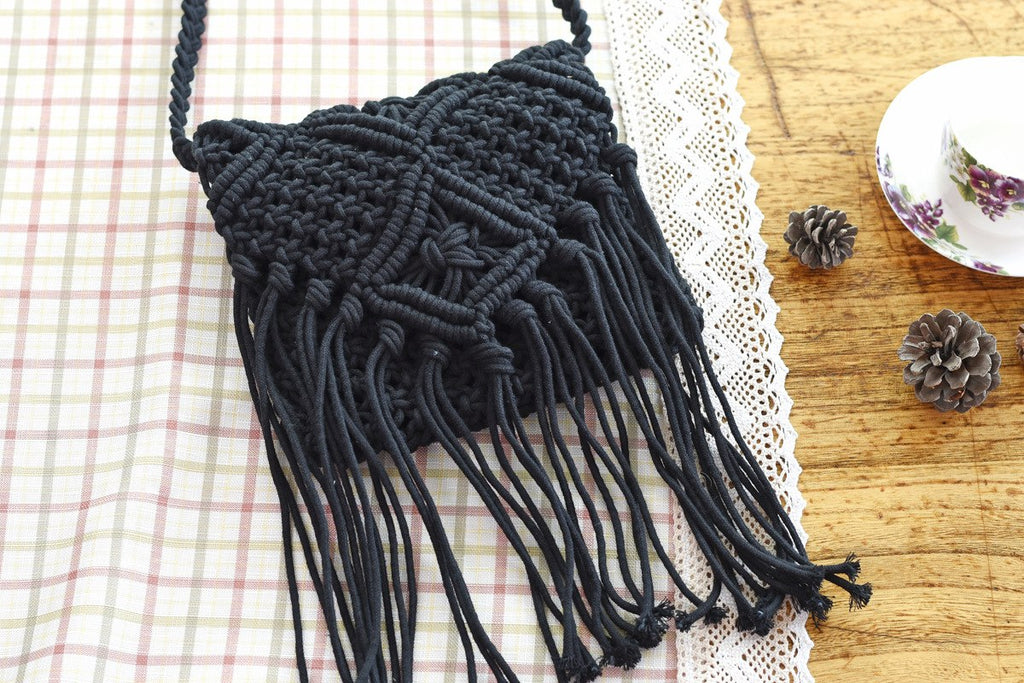 Mini Hand-woven Women Bags 2018 Famous Designer Ladies Woven Knitting Messenger Crossbody Bags Women Tassel Beach Shoulder Bag
