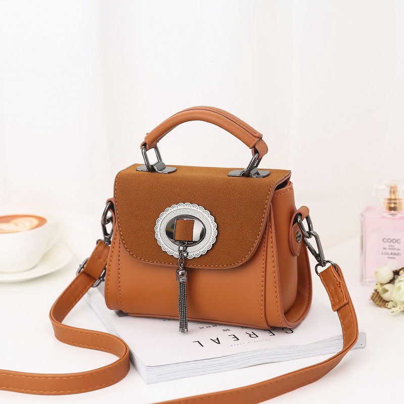 New 2017 Women Luxury Handbags High Quality Pu Leather Handbags Tassel Design Shoulder Bags Ladies Messenger Bags A1077